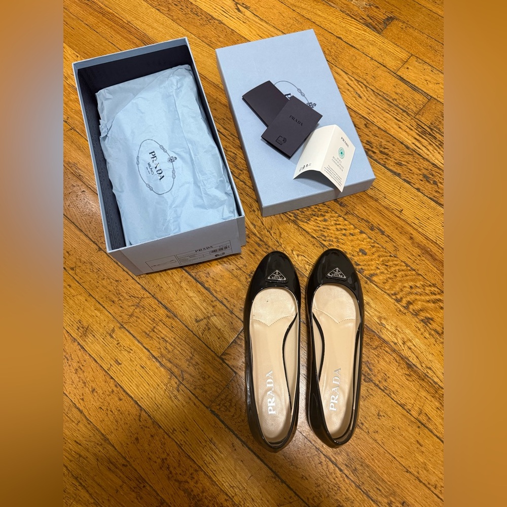 Prada Women's Black Patent Leather Flats 37.5